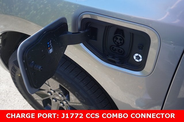 2025 Ford F-150 Lightning Flash AWD