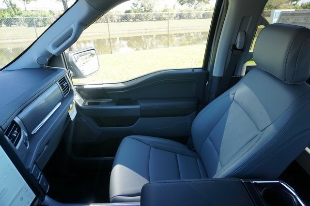 2025 Ford F-150 Lightning Flash AWD