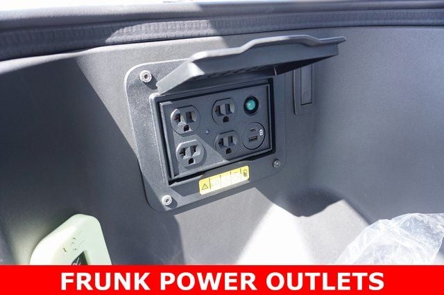 2025 Ford F-150 Lightning XLT AWD