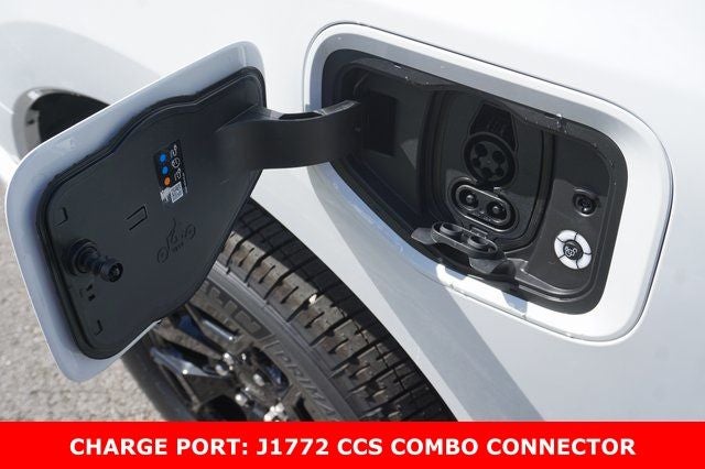 2025 Ford F-150 Lightning XLT AWD