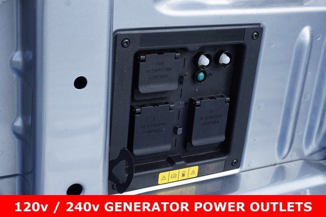 2025 Ford F-150 Lightning XLT AWD