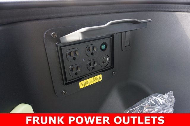 2025 Ford F-150 Lightning XLT AWD