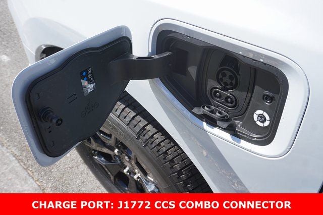 2025 Ford F-150 Lightning XLT AWD