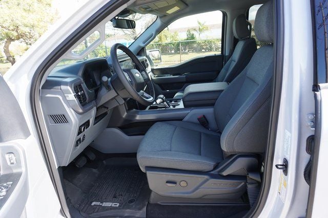 2025 Ford F-150 Lightning XLT AWD