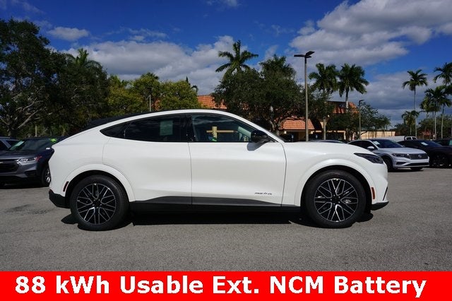 2025 Ford Mustang Mach-E Premium AWD