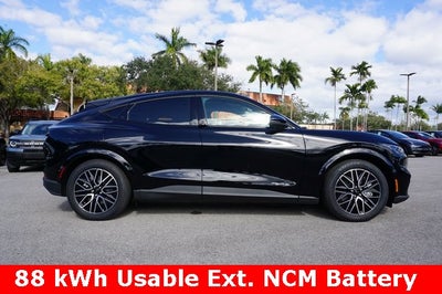 2025 Ford Mustang Mach-E Premium AWD