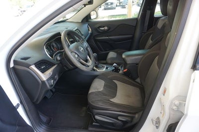2016 Jeep Cherokee Sport