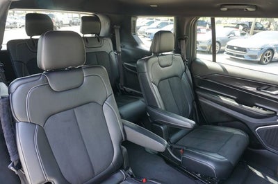 2022 Jeep Grand Cherokee L Laredo