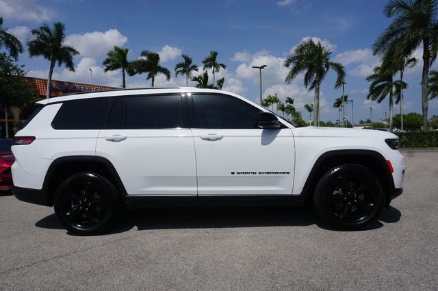 2022 Jeep Grand Cherokee L Laredo