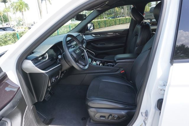 2022 Jeep Grand Cherokee L Laredo