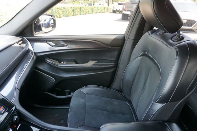 2022 Jeep Grand Cherokee L Laredo