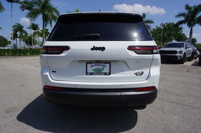 2022 Jeep Grand Cherokee L Laredo