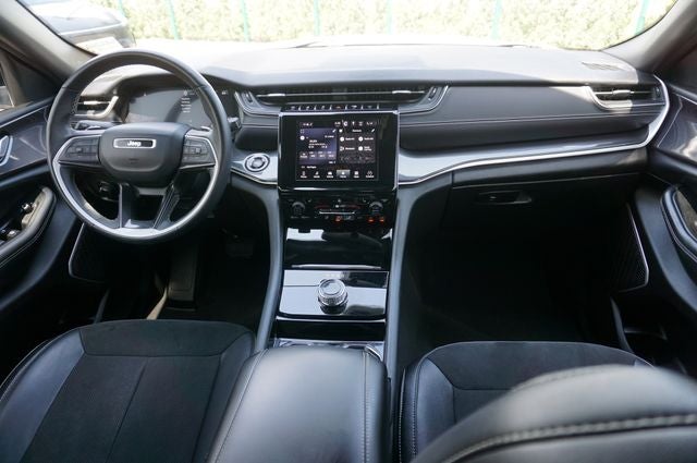 2022 Jeep Grand Cherokee L Laredo