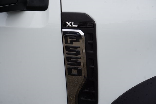 2026 Ford F-550SD F-550® XL