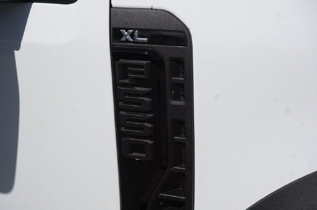 2027 Ford F-550SD Base