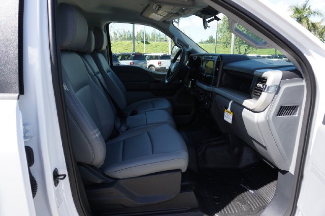 2027 Ford F-550SD Base