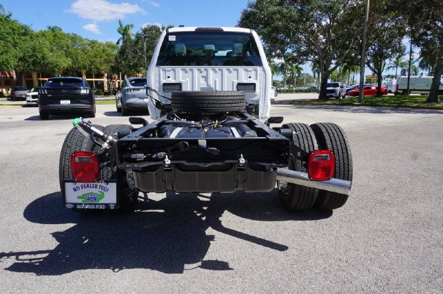 2027 Ford F-550SD Base