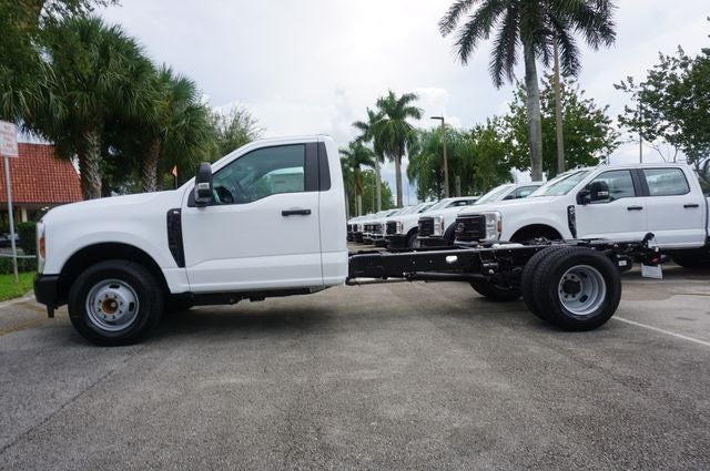 2027 Ford F-350SD Base