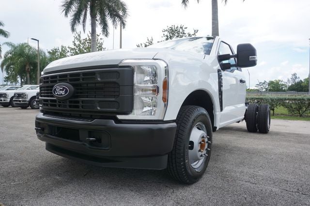 2027 Ford F-350SD Base