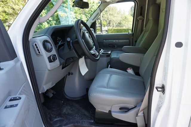 2027 Ford E-450SD E-450 DRW