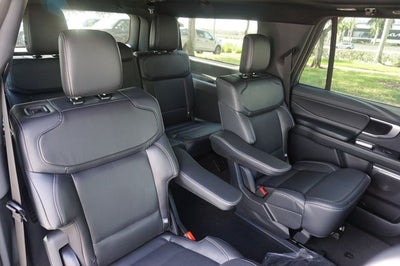 2027 Ford Expedition Max MAX Platinum