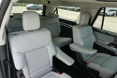2027 Ford Expedition Max MAX Platinum