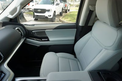 2027 Ford Expedition Max MAX Platinum