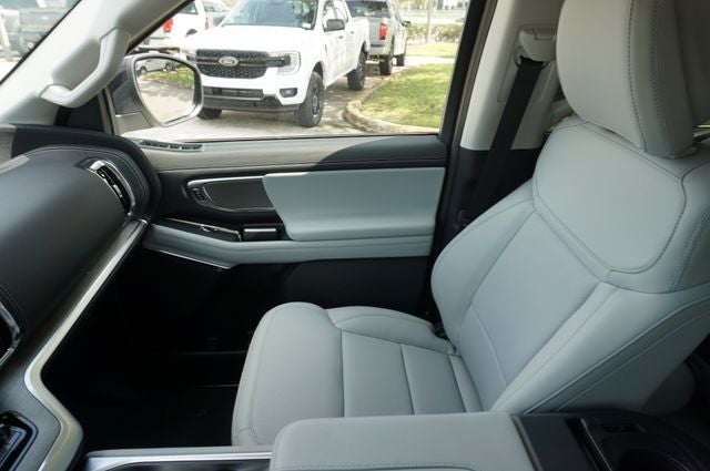 2027 Ford Expedition Max MAX Platinum
