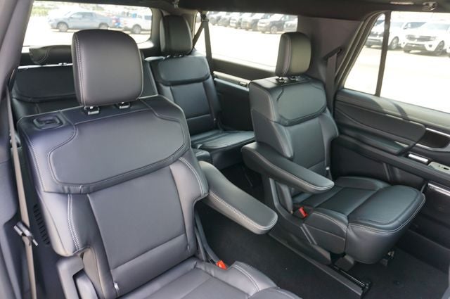 2027 Ford Expedition Max MAX Platinum