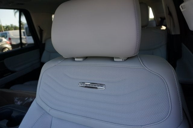 2025 Ford Expedition Platinum®