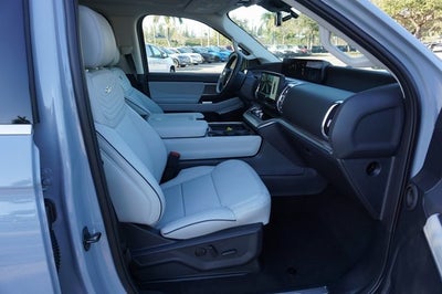 2025 Ford Expedition Platinum®
