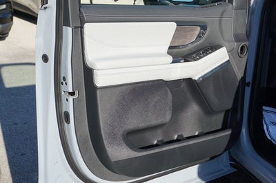 2025 Ford Expedition Platinum®