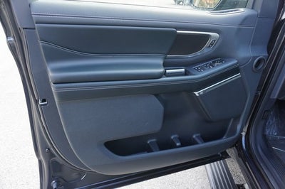 2025 Ford Expedition Platinum®