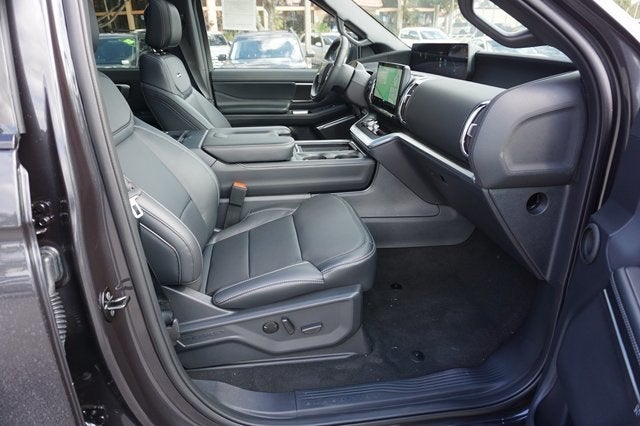 2025 Ford Expedition Platinum®