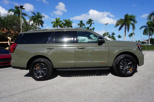2025 Ford Expedition Base