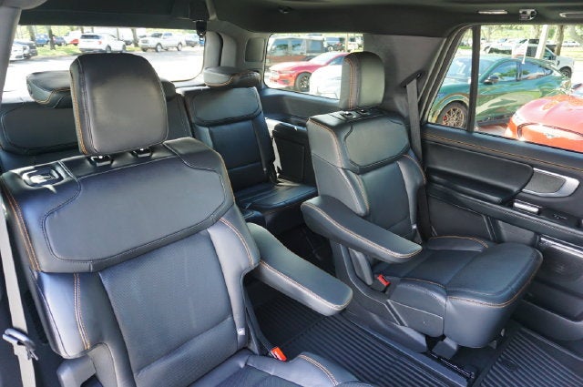 2025 Ford Expedition Base