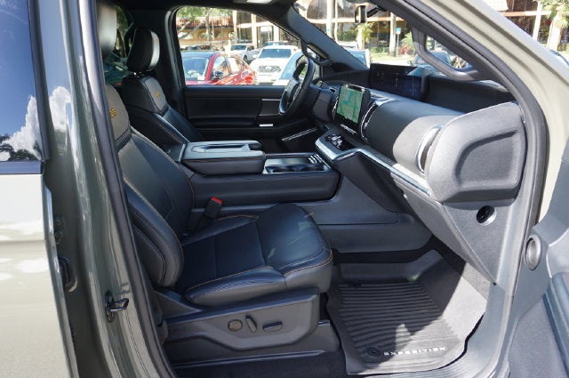 2025 Ford Expedition Base