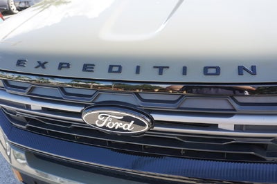 2025 Ford Expedition Base