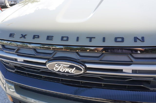 2025 Ford Expedition Base