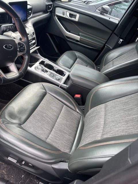 2023 Ford Explorer Base