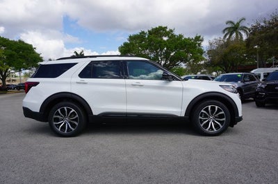 2026 Ford Explorer ST-Line
