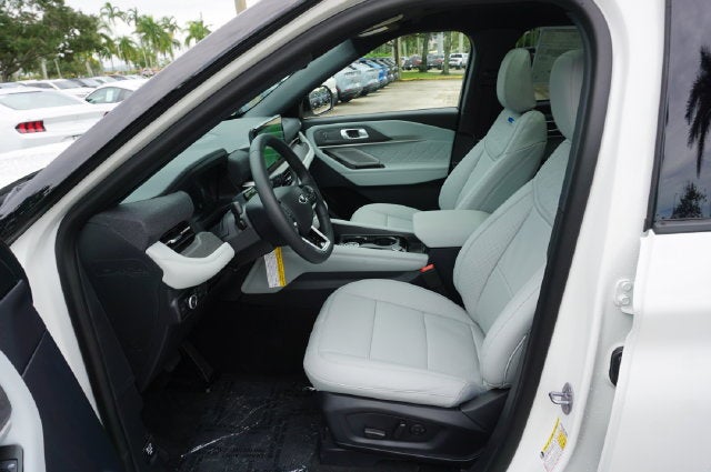 2027 Ford Explorer Platinum™