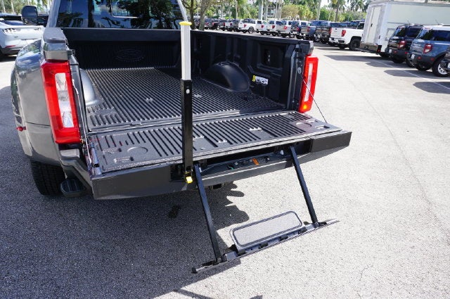 2027 Ford F-350SD DRW F-350® XL