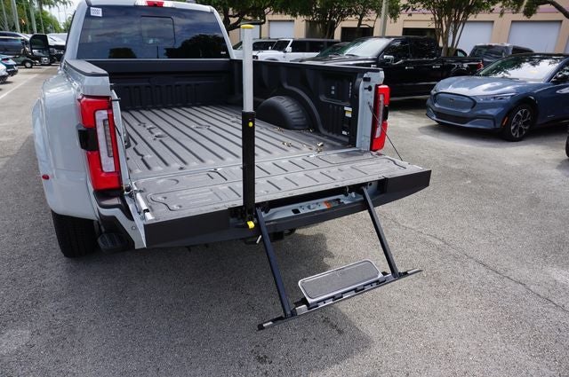 2026 Ford F-350SD DRW F-350® Platinum®