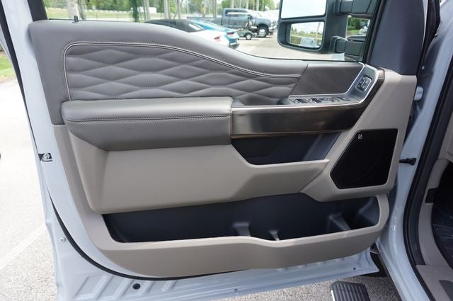 2026 Ford F-350SD DRW F-350® Platinum®