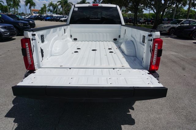 2026 Ford F-350SD DRW F-350® Lariat®