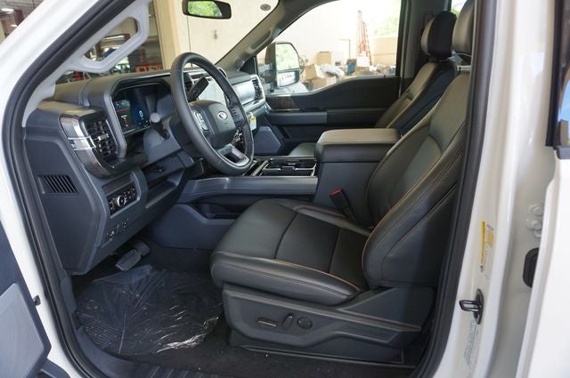 2026 Ford F-350SD DRW F-350® Lariat®