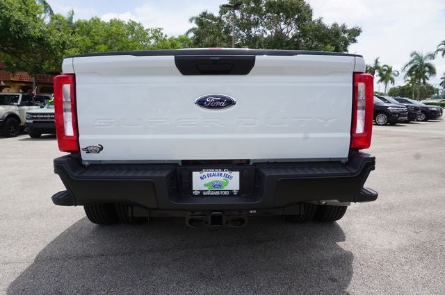 2026 Ford F-350SD DRW Base