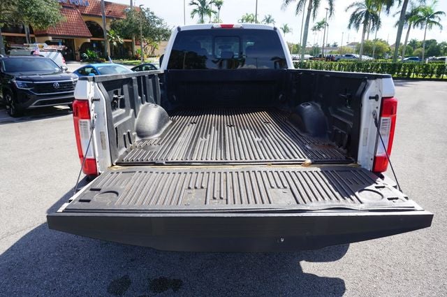 2017 Ford F-350SD DRW Lariat Super Duty