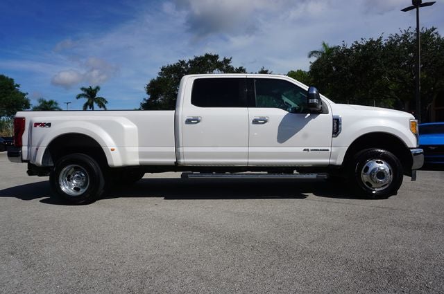 2017 Ford F-350SD DRW Lariat Super Duty